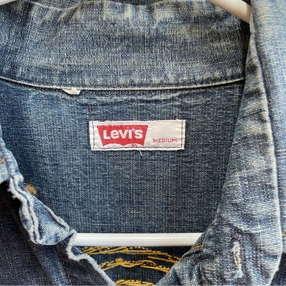 VINTAGE LEVIS ORANGE TAB DENIM SHIRT WITH HAND EMBROIDERED DESIGN ON BACK - Picture 10 of 10